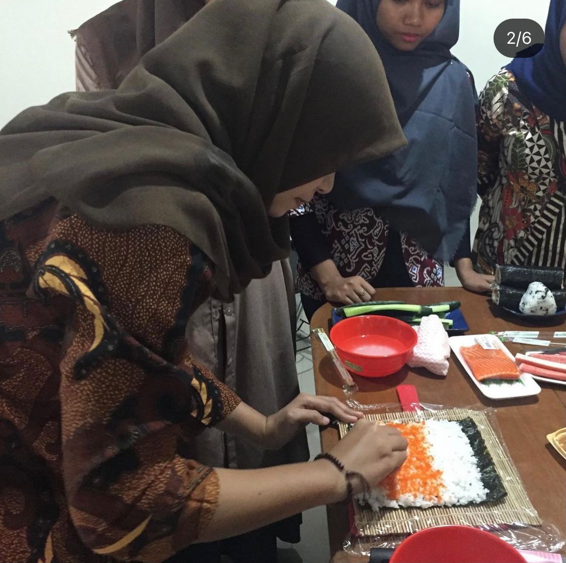 Membuat sushi